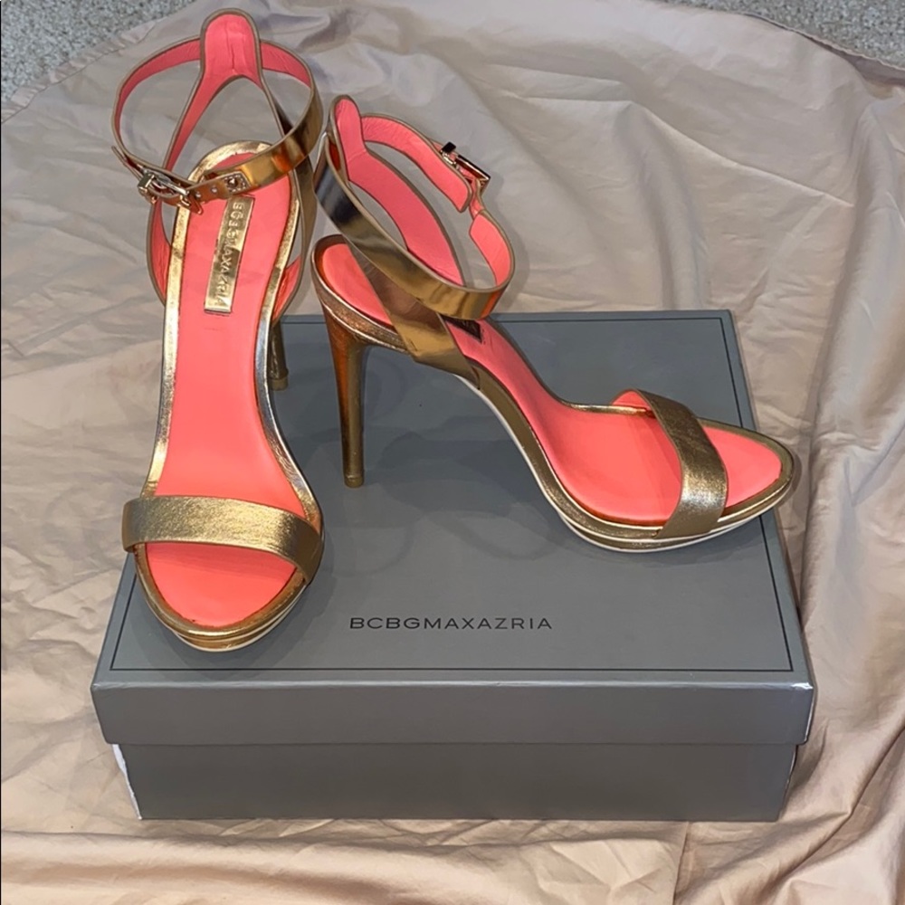 BCBG stunning pink and gold “MA-FINITE” heels